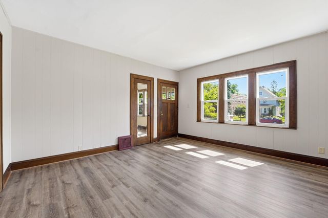 3736 Park Avenue, Minneapolis, MN 55407