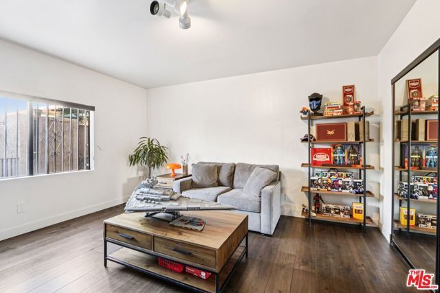 5125 Harold Way 104, Los Angeles, CA 90027