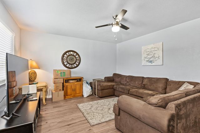 6204 Dewar Way, North Highlands, CA 95660
