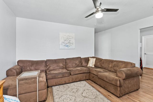 6204 Dewar Way, North Highlands, CA 95660