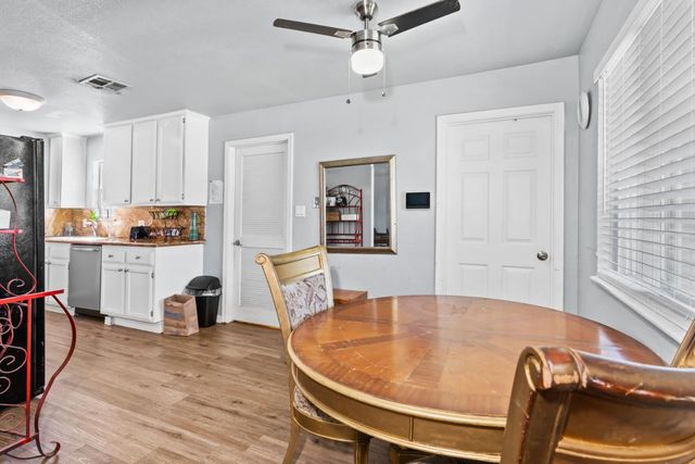 6204 Dewar Way, North Highlands, CA 95660