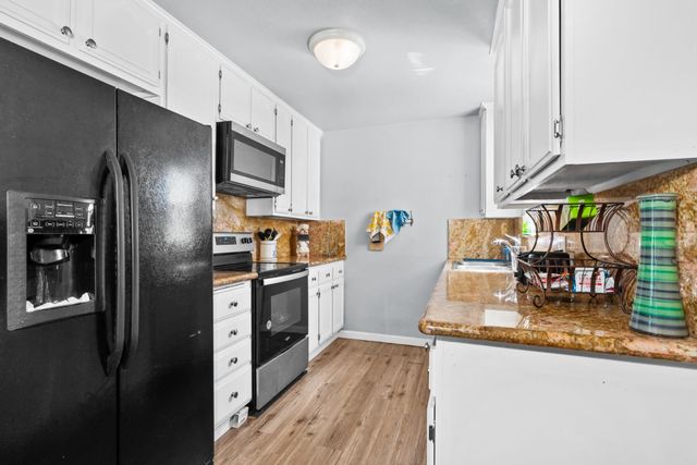 6204 Dewar Way, North Highlands, CA 95660
