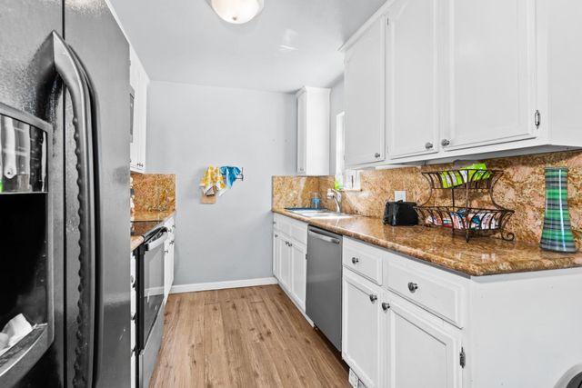 6204 Dewar Way, North Highlands, CA 95660