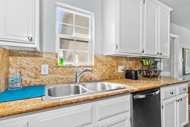6204 Dewar Way, North Highlands, CA 95660