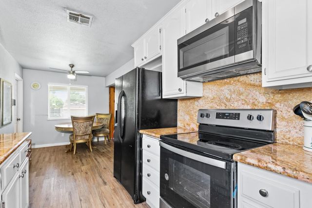 6204 Dewar Way, North Highlands, CA 95660