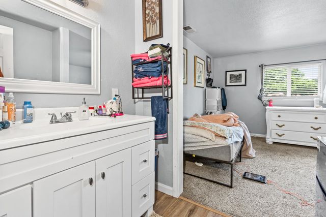 6204 Dewar Way, North Highlands, CA 95660