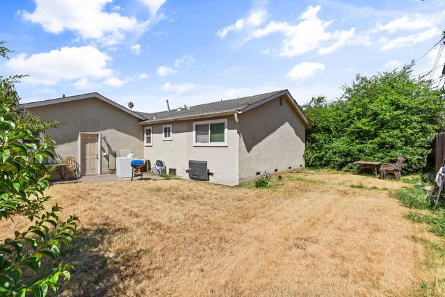 6204 Dewar Way, North Highlands, CA 95660