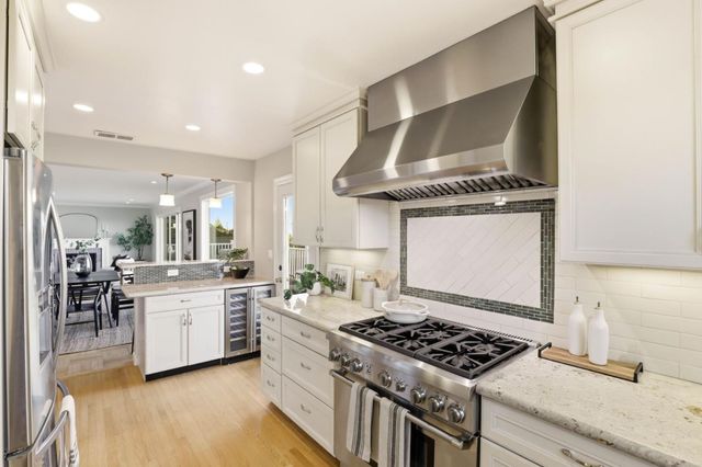 1049 Buckland Avenue, San Carlos, CA 94070