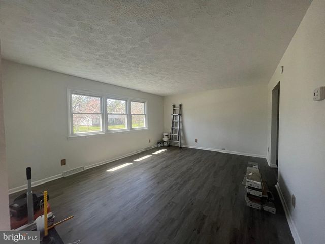 119 BUCKINGHAM DR, Stephens City, VA 22655