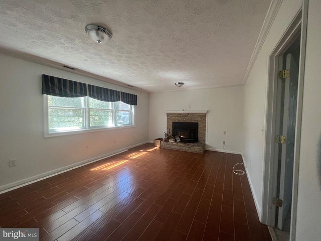 119 BUCKINGHAM DR, Stephens City, VA 22655