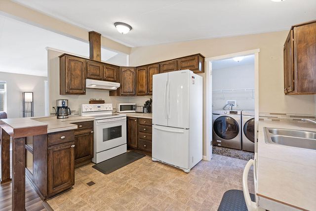 61445 SE 27th 22, Bend, OR 97702