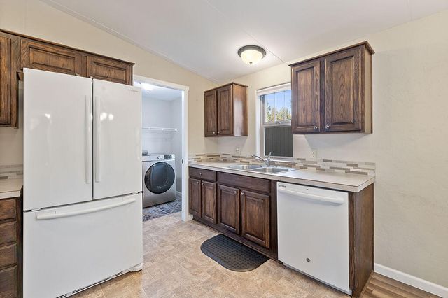 61445 SE 27th 22, Bend, OR 97702