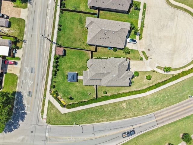 2828 Dancing Flame Drive, Denton, TX 76201