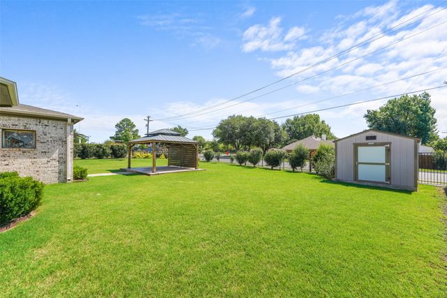 2828 Dancing Flame Drive, Denton, TX 76201