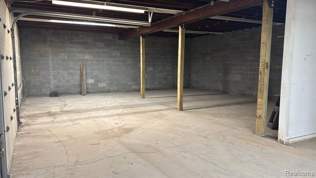 6255 Schaefer, Dearborn, MI 48126