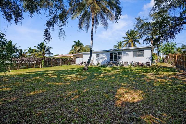 1780 NE 146th St A, Miami, FL 33181