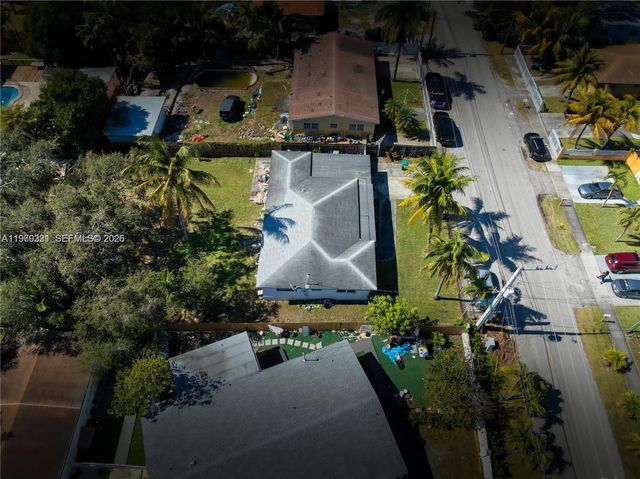 1780 NE 146th St A, Miami, FL 33181