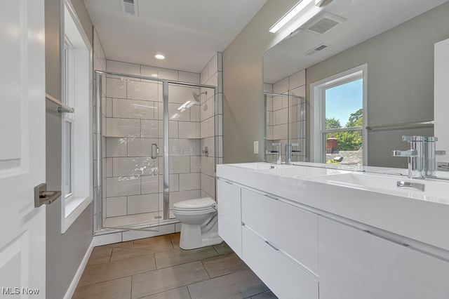 5904 Wakefield Avenue, Cleveland, OH 44102