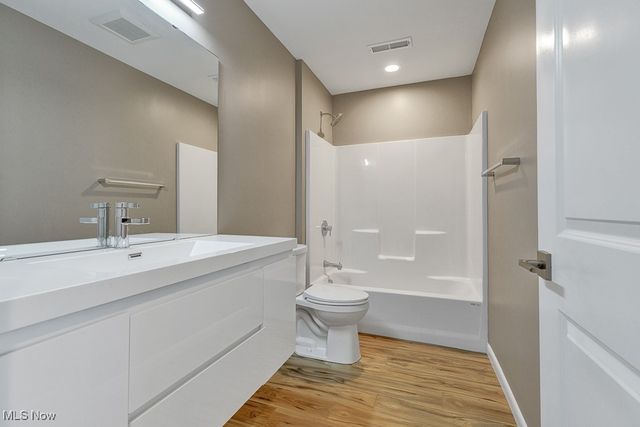 5904 Wakefield Avenue, Cleveland, OH 44102