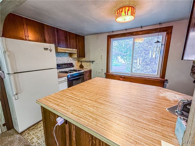 132 Van Mara Drive, Cicero, NY 13212