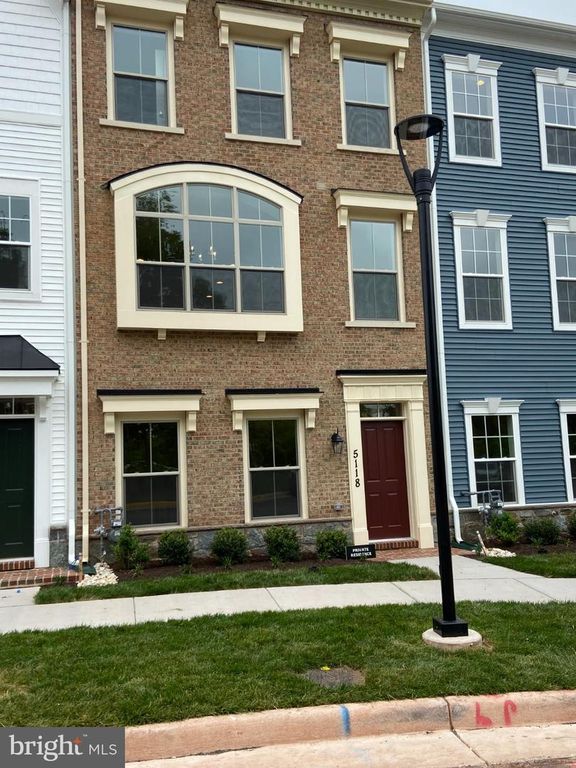 5118 RIDGEVIEW RETREAT DR, Chantilly, VA 20151
