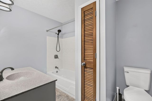 284 Cline Court, Ashville, OH 43103