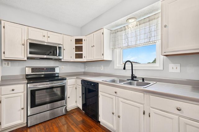 284 Cline Court, Ashville, OH 43103