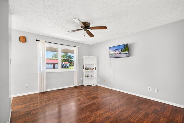 284 Cline Court, Ashville, OH 43103