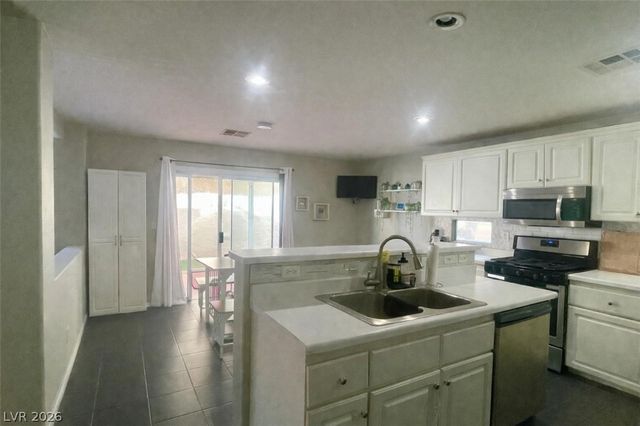 439 Dairy Creek Avenue, Las Vegas, NV 89183