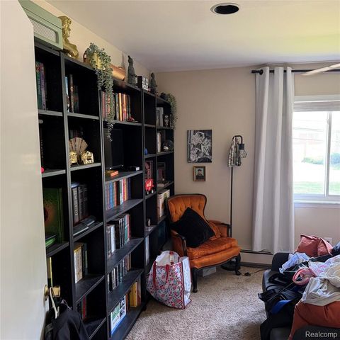 22204 E 11 Mile Road, Saint Clair Shores, MI 48081