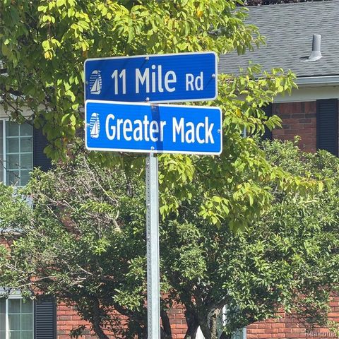 22204 E 11 Mile Road, Saint Clair Shores, MI 48081