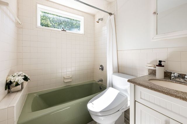 28 Middle St, Lexington, MA 02421