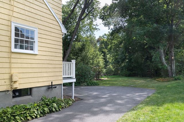 28 Middle St, Lexington, MA 02421