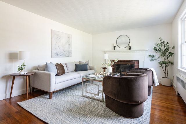 28 Middle St, Lexington, MA 02421