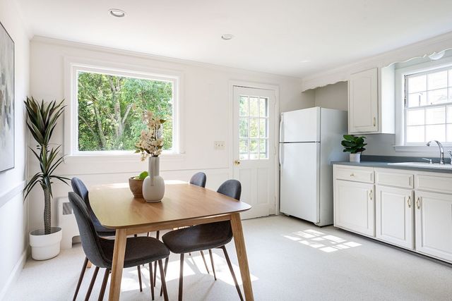 28 Middle St, Lexington, MA 02421