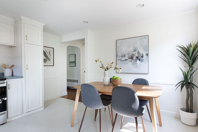 28 Middle St, Lexington, MA 02421