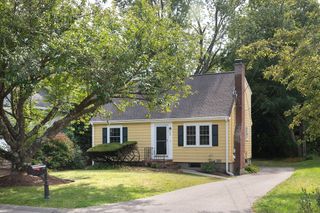 28 Middle St, Lexington, MA 02421