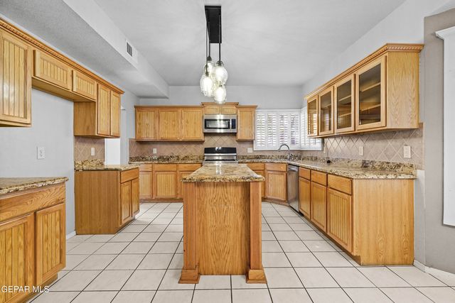 2001 THUNDER RIDGE Drive, El Paso, TX 79938