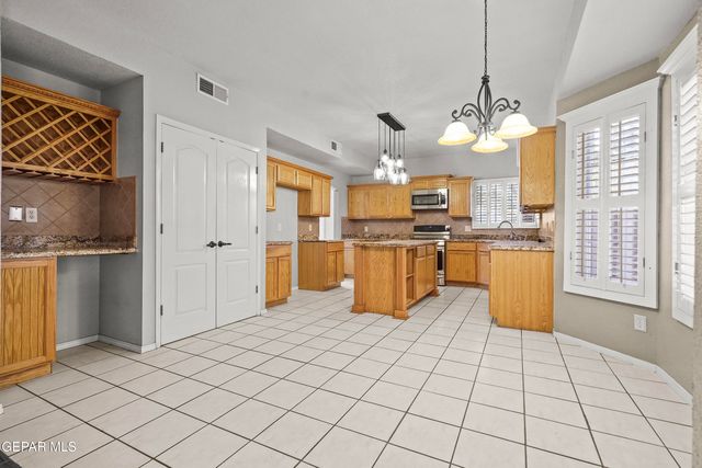 2001 THUNDER RIDGE Drive, El Paso, TX 79938