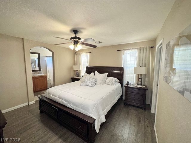 6240 Dartington Hall Street, Henderson, NV 89011