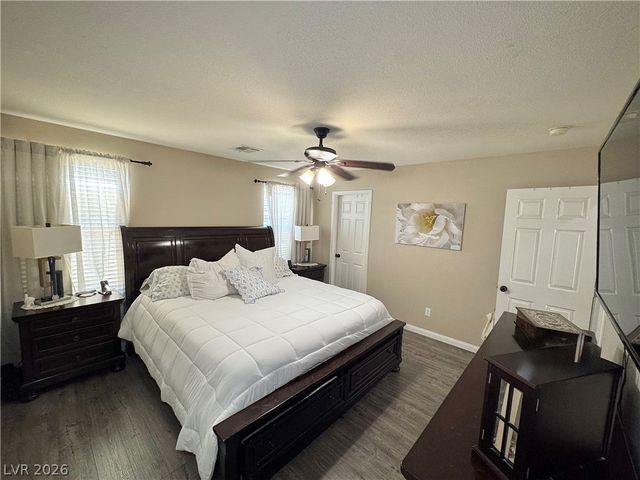 6240 Dartington Hall Street, Henderson, NV 89011