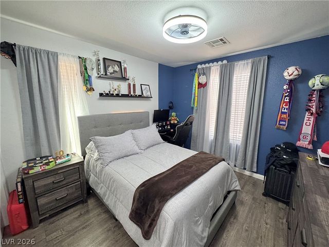 6240 Dartington Hall Street, Henderson, NV 89011