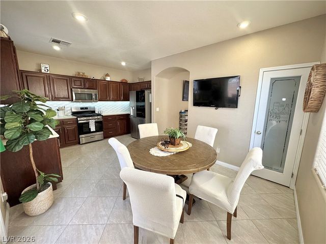 6240 Dartington Hall Street, Henderson, NV 89011