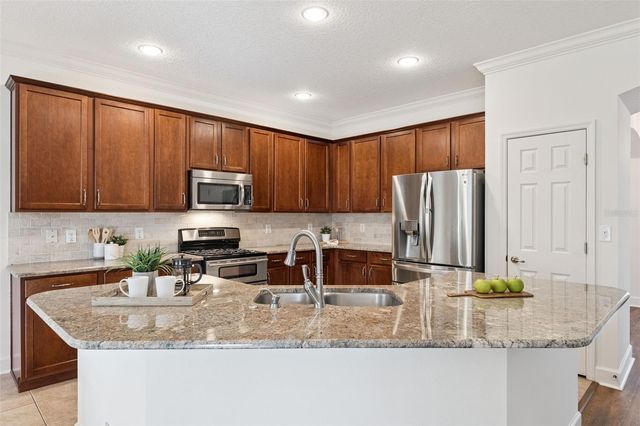 102 AVENHAM DRIVE, Deland, FL 32724