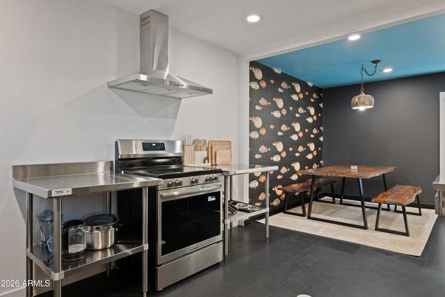 2521 N EVERGREEN Street, Phoenix, AZ 85006