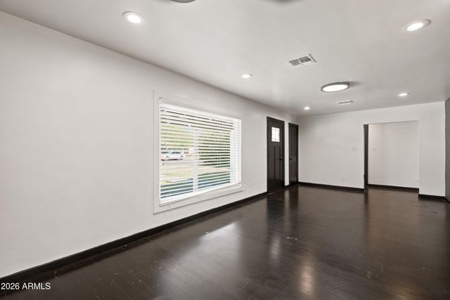2521 N EVERGREEN Street, Phoenix, AZ 85006