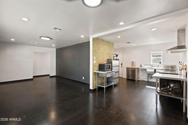 2521 N EVERGREEN Street, Phoenix, AZ 85006
