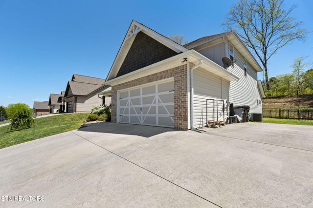 533 Carrington Blvd, Lenoir City, TN 37771