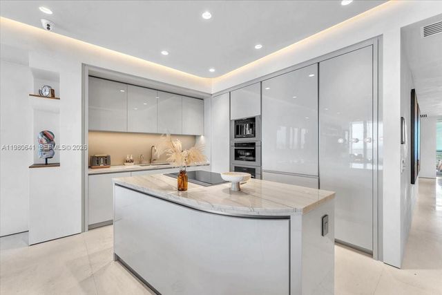 18975 Collins Ave 5302+Cabana 6, Sunny Isles Beach, FL 33160