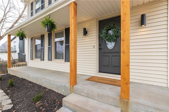 703 N SINGLETREE Street, Olathe, KS 66061